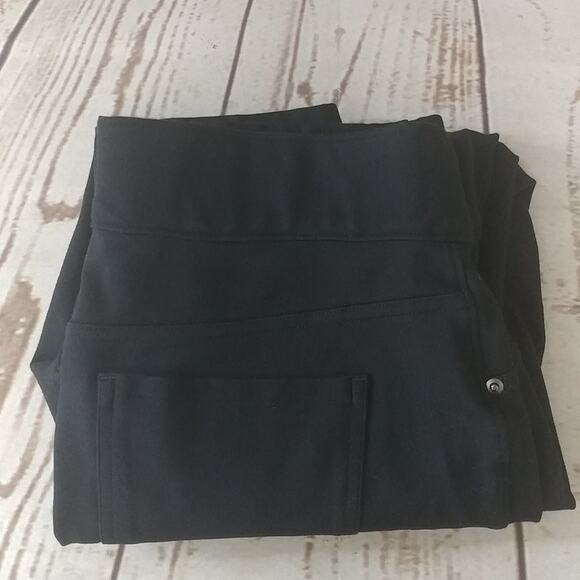Spanx by Sara Blakely Cropped Pants Black Size Medium Petite - Picture 1 of 9